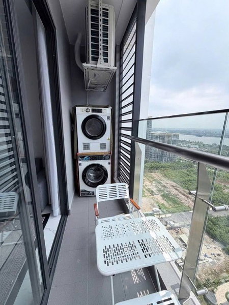 Apartment for rent in Ho Chi Minh City, Vietnam · The Opus One · 1 room, 1 bath