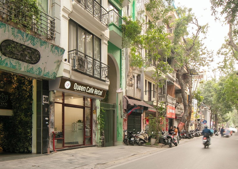 Queen Cafe Hotel, Hanoi, Vietnam