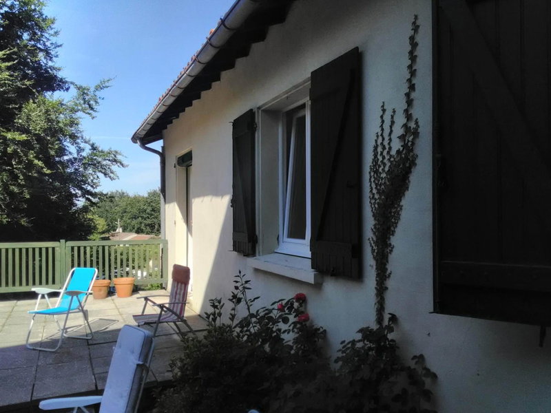 chez Black and White, Les Martys, France