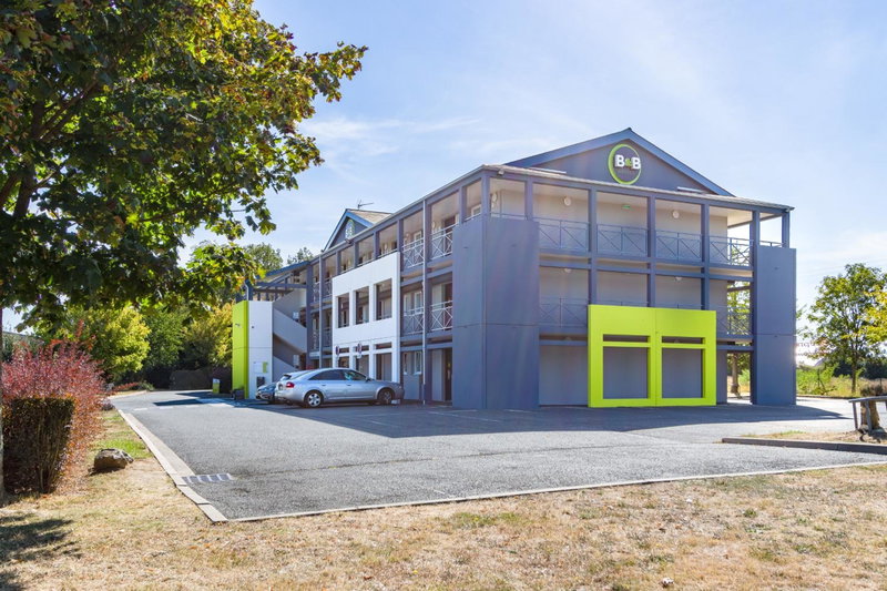 Spacious Central Retro Apartment - Free Parking, Joue-les-Tours, France