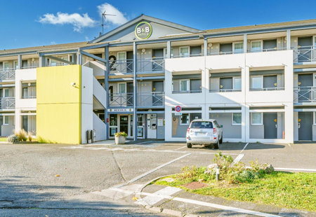Spacious Central Retro Apartment - Free Parking, Joue-les-Tours, France