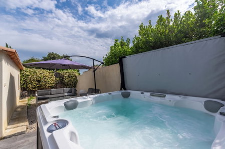 Casa Dina, Sommieres, France