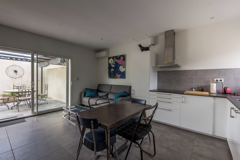 Casa Dina, Sommieres, France
