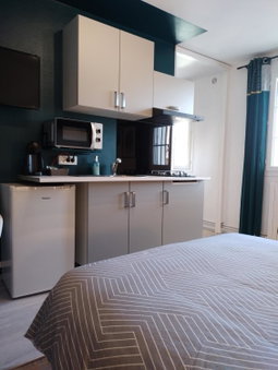 Studio et chambres d'hôtes les nuits de Gesnes, Saint-Germain-du-Corbéis, France