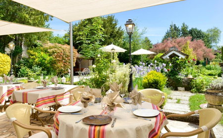 Logis Hôtel Auberge Du Centre Châteaux de la Loire, Chitenay, France
