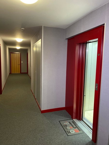 Luxury 2BD 2BA with Roof Top Pool, Hot Tub & Gym, Lyon, France