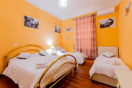 Flower guesthouse, Rome, Italy