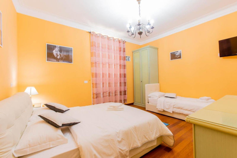 Flower guesthouse, Rome, Italy