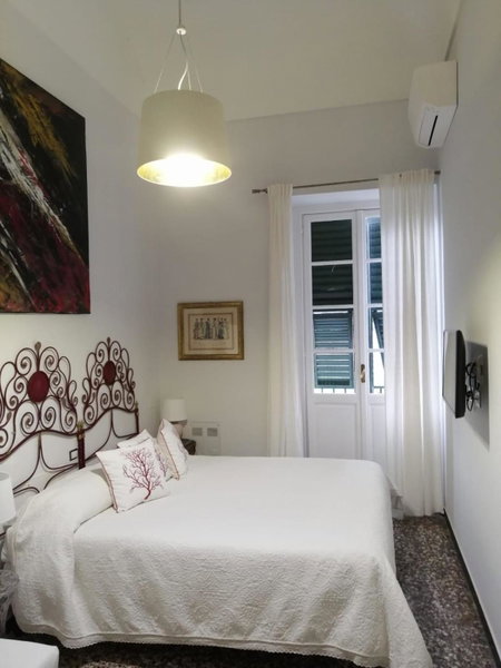 Dora Aurea, Levanto, Italy