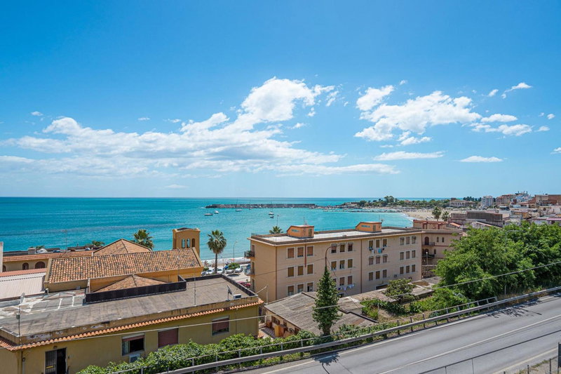 Vista Mare Apartments, Giardini Naxos, Italy