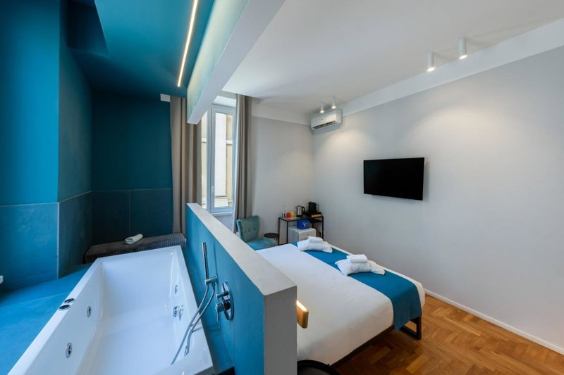 Carrara 24, Rome, Italy