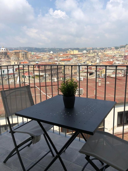 South Hands, Naples, Italy