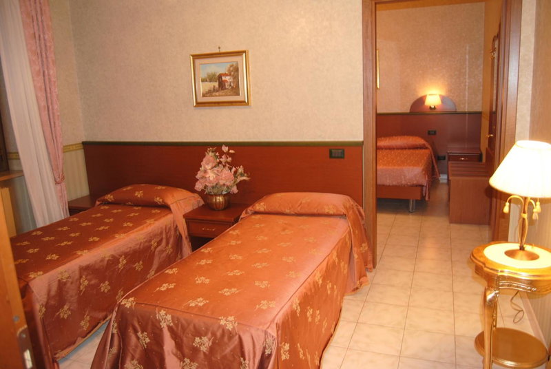 Hotel Nespolo D'Oro, Lariano, Italy
