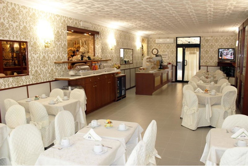 Hotel Nespolo D'Oro, Lariano, Italy