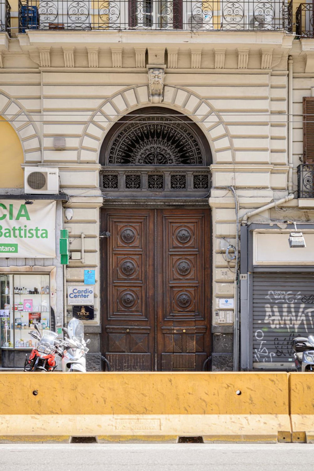 Hotel · Napoliving, Naples