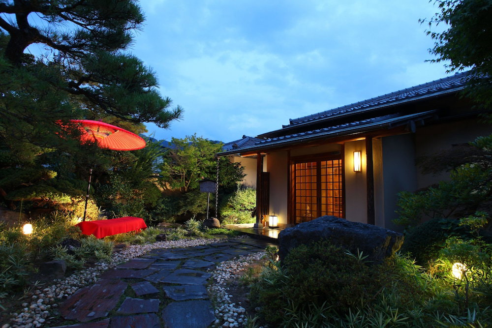 Ryotei Takano, Japan