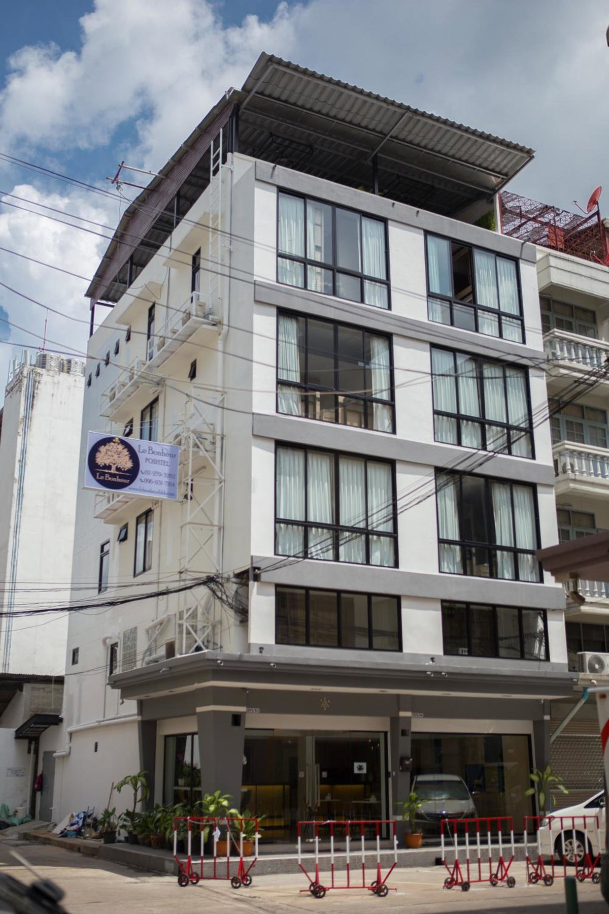 Le Bonheur Poshtel, Thailand