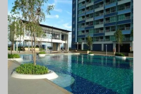 Relaxing Beachfront Suite, Jomtien Beach, Thailand