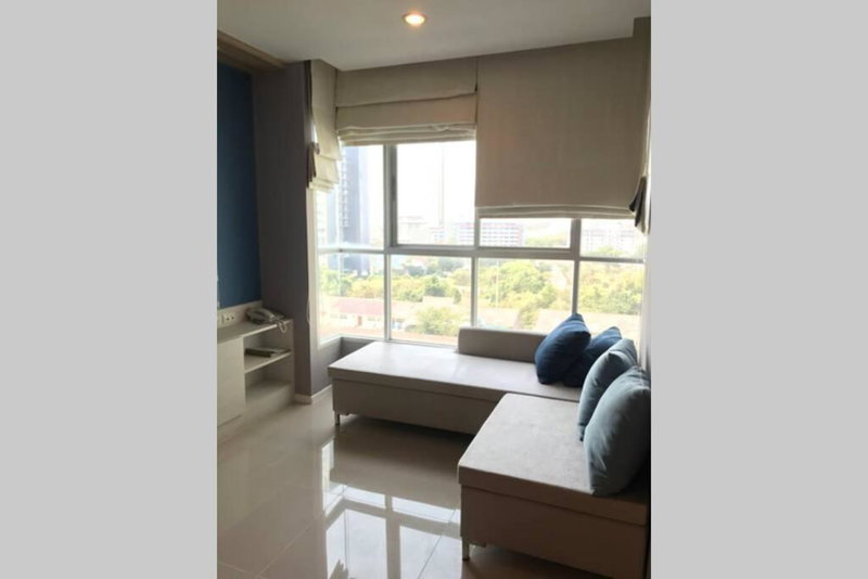 Relaxing Beachfront Suite, Jomtien Beach, Thailand