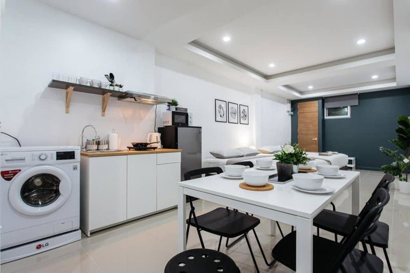 P1 Silom Pan large room full kitchen WIFI 4-6pax, Bangkok, Thailand