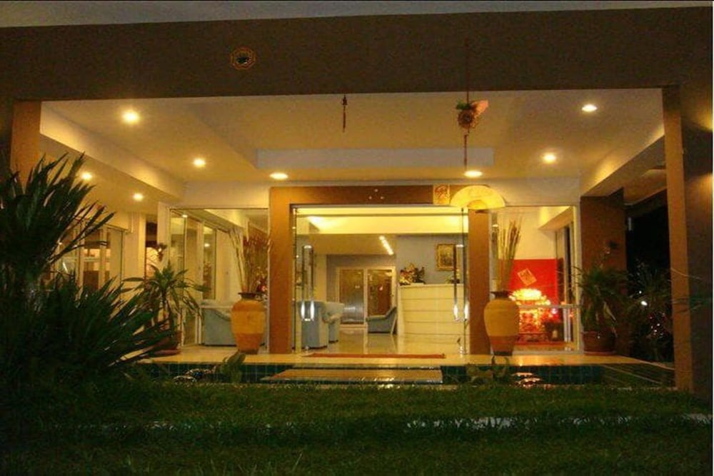 Hotel · The Sky Condo, Chonburi