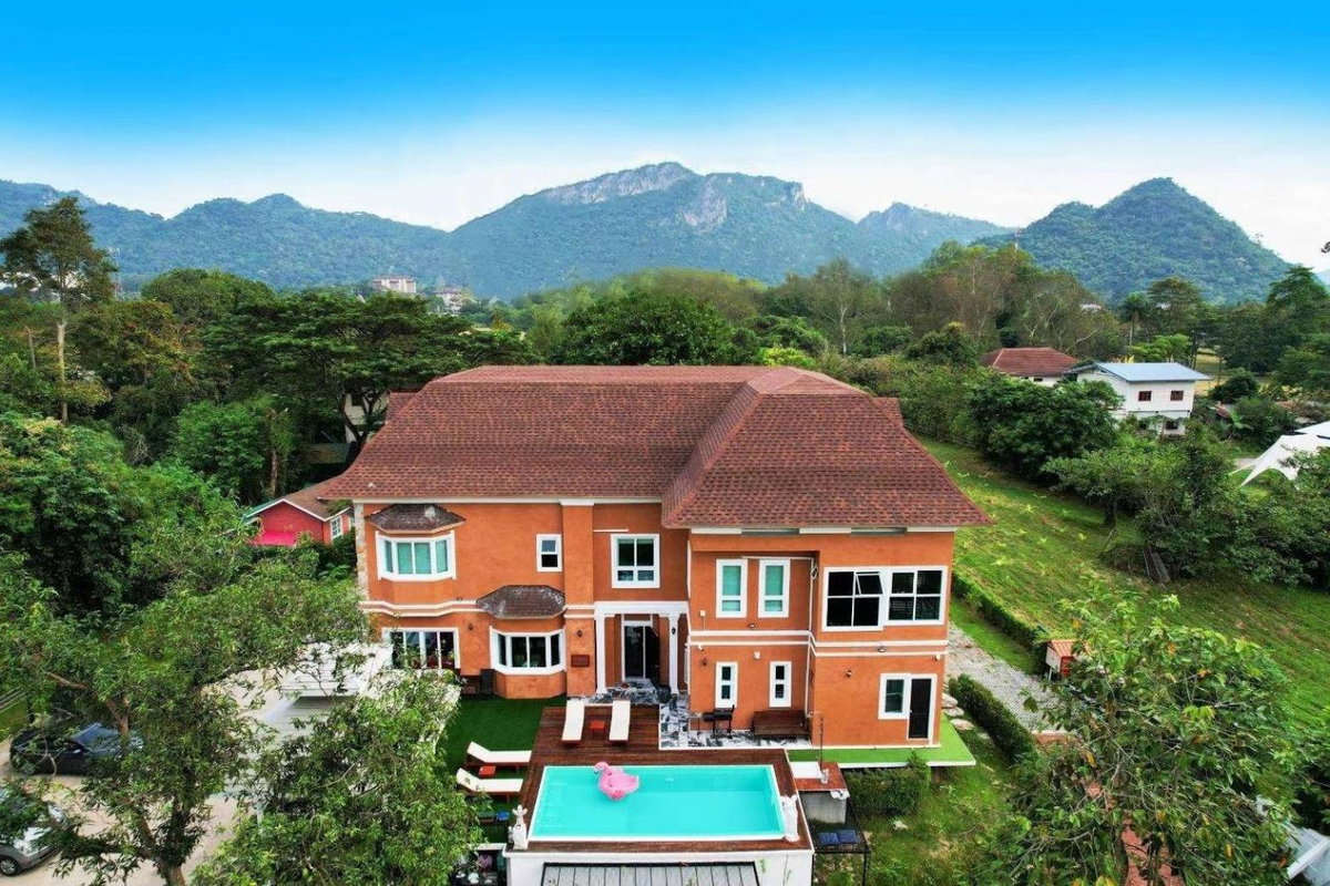 Chateau de Lucy Khao Yai, Thailand