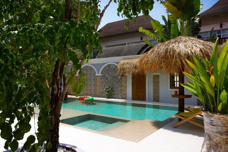 Nagawari Art Maldives BBQ Pattaya Villa, Na Jomtien, Thailand