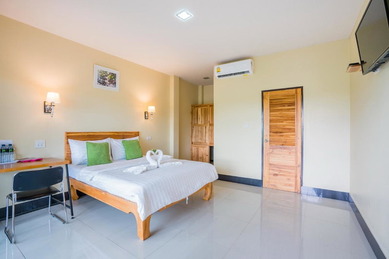 Tontan Resort Cha-am, Cha Am Beach, Thailand