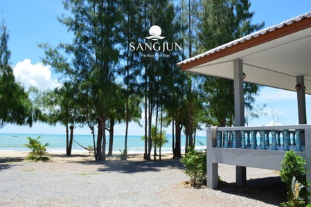 Sangjun On Beach Resort, Bang Saphan, Thailand