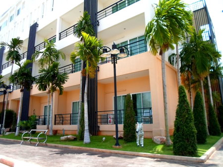 The O Valley Hotel, Phunphin, Thailand