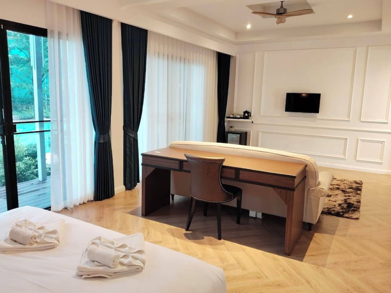 The O Valley Hotel, Phunphin, Thailand
