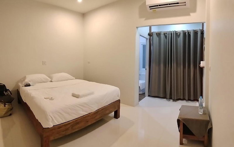 Imm Paknham, Ban Hin Sam Kon, Thailand