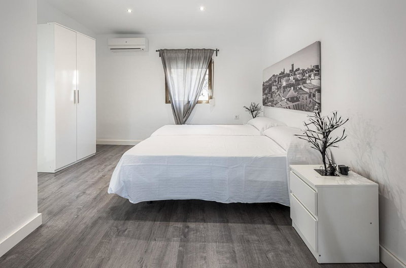 Apartamentos Turísticos Domus Seleqtia Plaza Mayor, Cáceres, Spain