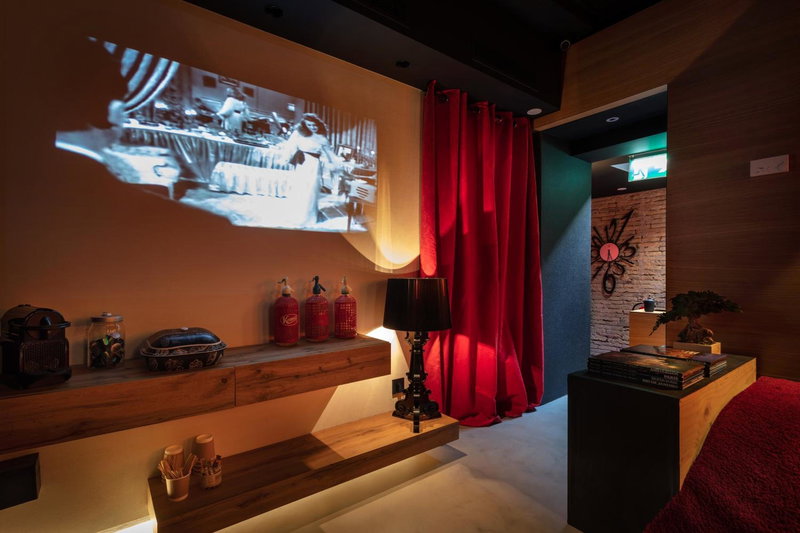Zrooms&Suites Hostel Boutique, Zaragoza, Spain