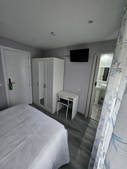 Hostal Foncalada, Oviedo, Spain