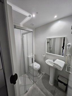 Hostal Foncalada, Oviedo, Spain