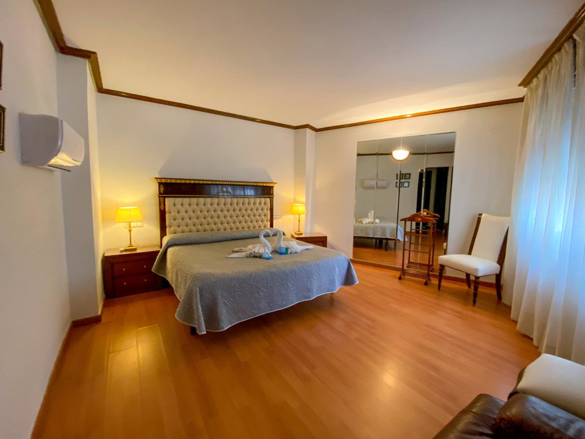 Hotel Cardinal, Spain