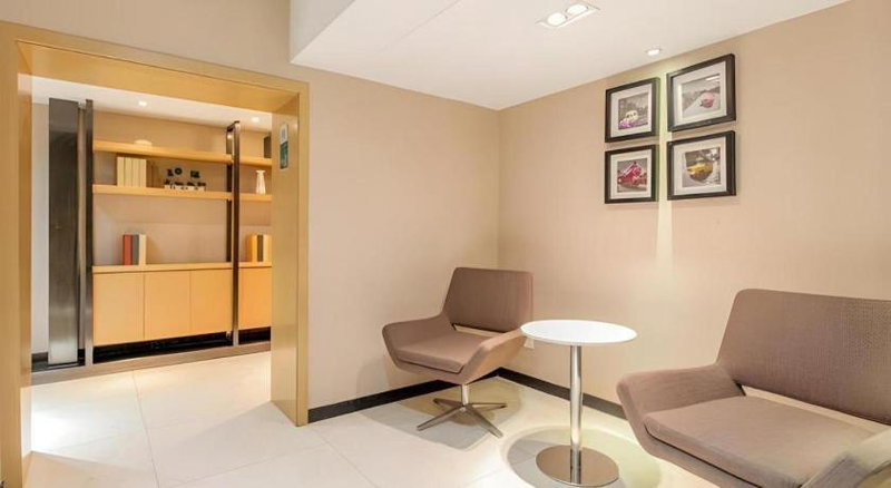City Comfort Inn Wuhan Jianghan Road Liuduqiao Metro Station, Wuhan, China