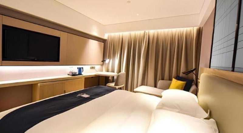 Echarm Hotel Kunming High-speed Railway South Station Chunrong Street Metro Station, Kunming, China