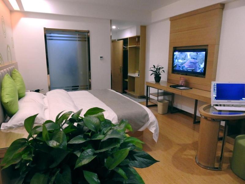 GreenTree Inn Hefei Feidong New District Huishang City Express Hotel, Feidong, China
