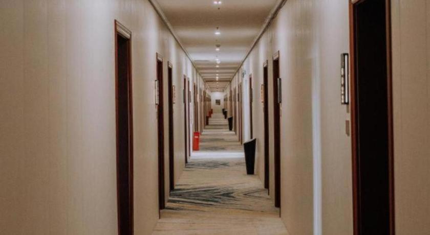 Shell Hotel Anhui Liuan Jinan District Zhengyang Road, China