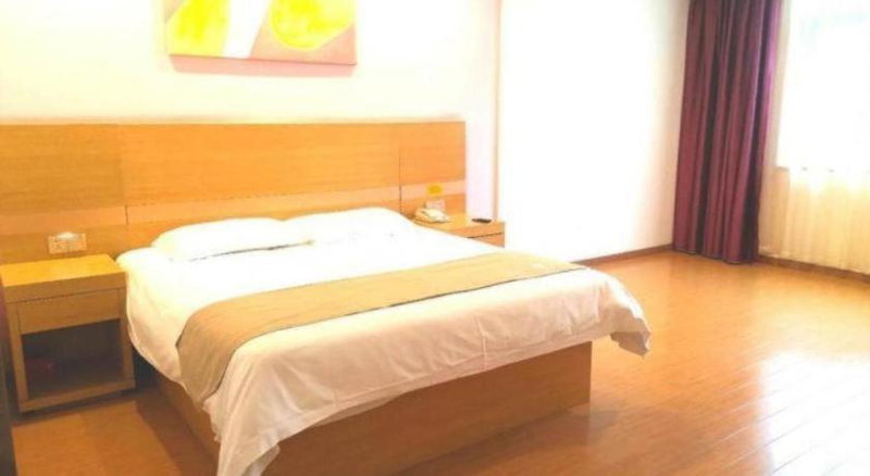 GreenTree Inn Shangrao Qianshan hekou old town Xinjiang longting shell hotel, Shangrao, China
