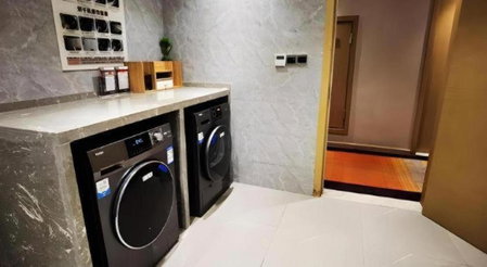 Home Inn Plus Shanghai Middle Ring Jinshajiang Road Fengzhuang Metro Station, Shanghai, China