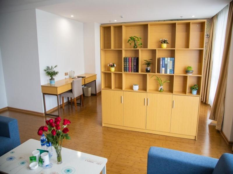 GreenTree Inn Cixi Zhouxiang Town Jiayue Plaza Business Hotel, Cixi, China