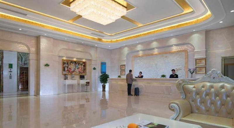 Vienna Hotel Guangdong Zhaoqing Sihui Center Jade Expo Market, Sihui, China