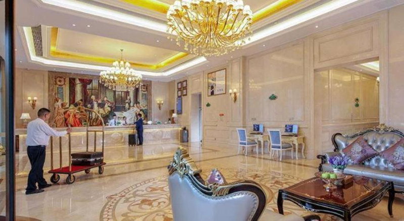 Vienna Hotel Chengdu Xinjin Old Pier Liujianian Metro Station, Xinjin, China