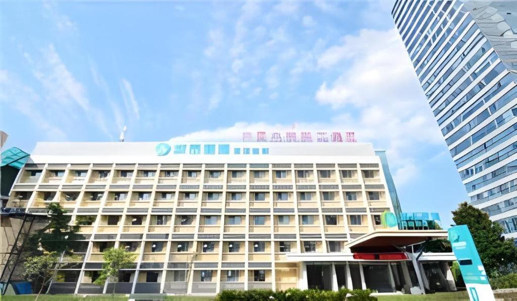 Hotel · City Comfort Inn Wuhan Xudong Street Wangjiadun Metro Station, Wuhan