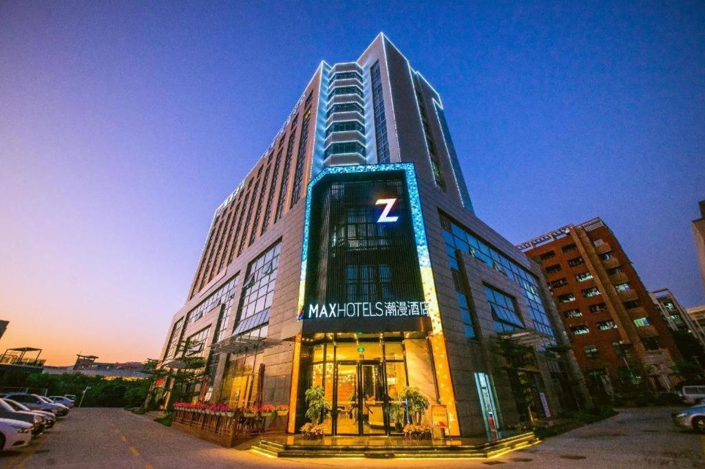 ZMAX Hotel Guangzhou Luogang Science City Shenzhou Road Metro Station, China
