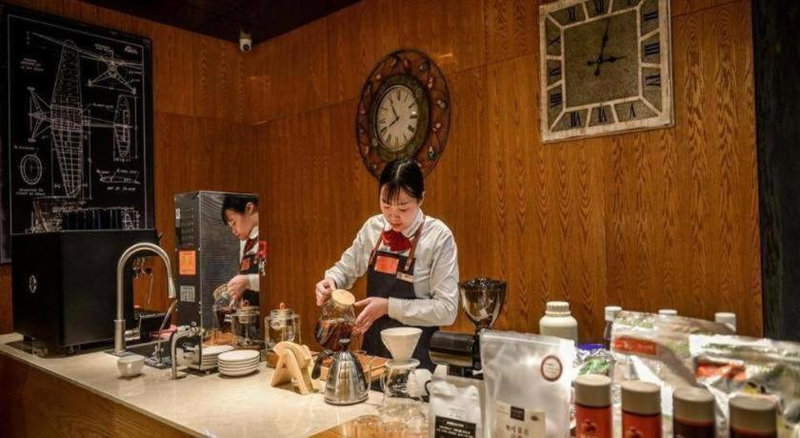 James Joyce Coffetel Luoyang Longmen High-speed Railway Station Baolong Plaza, Luoyang, China