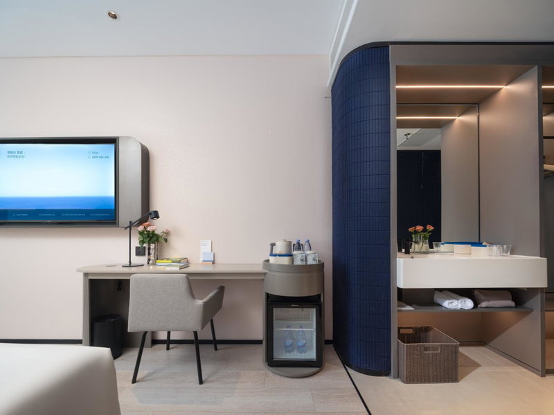 Atour Light Hotel Dalian Zhongshan Square Renming Road, Dalian, China